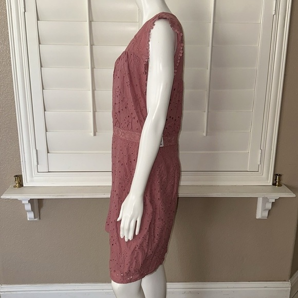 JUSTFAB Eyelet Shift Dress - Picture 6 of 13